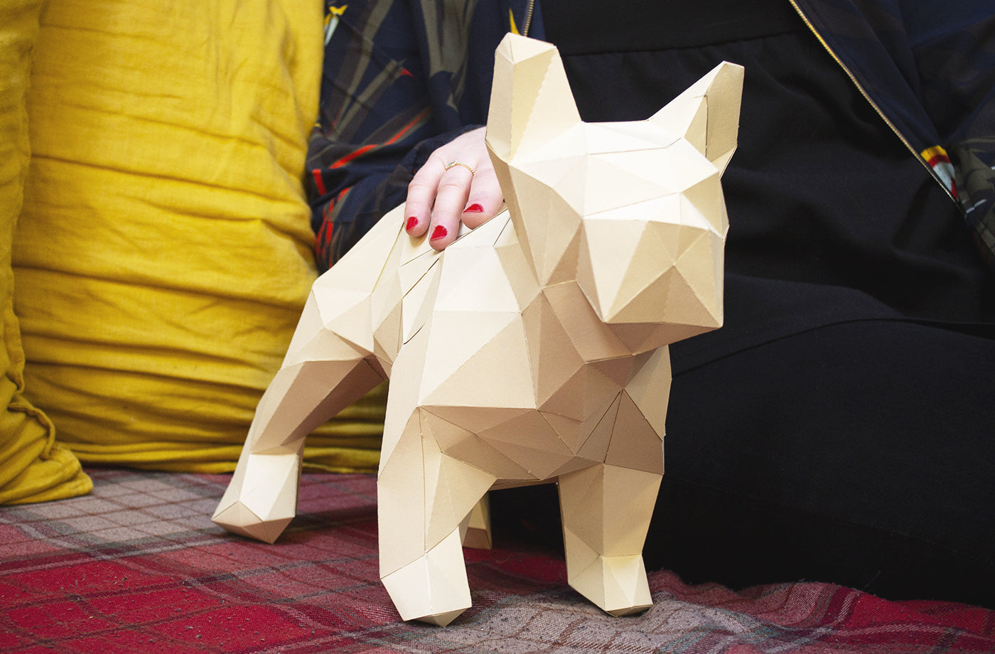 Franse bulldog beige/blauw - Eveli Gemiddeld (papier) 3D Origami DIY Papercraft